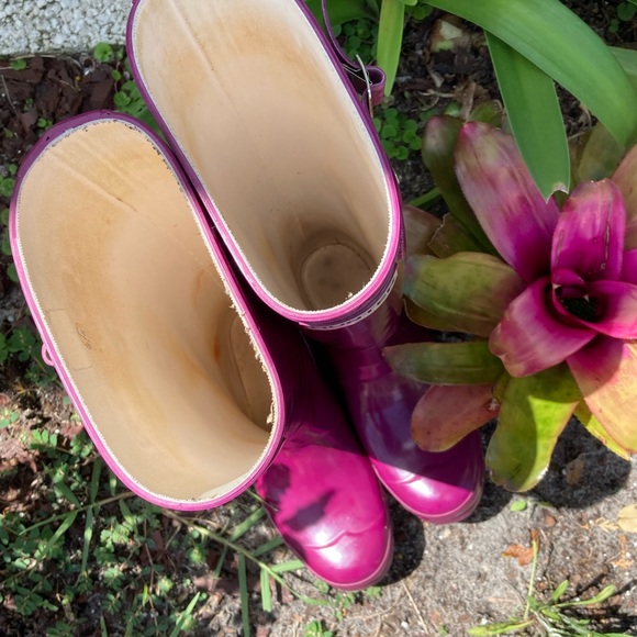 Women’s Hunter Boots Tall Rain Boots 👢in glossy finish. Size 7,  eggplant 🍆 - Picture 3 of 12